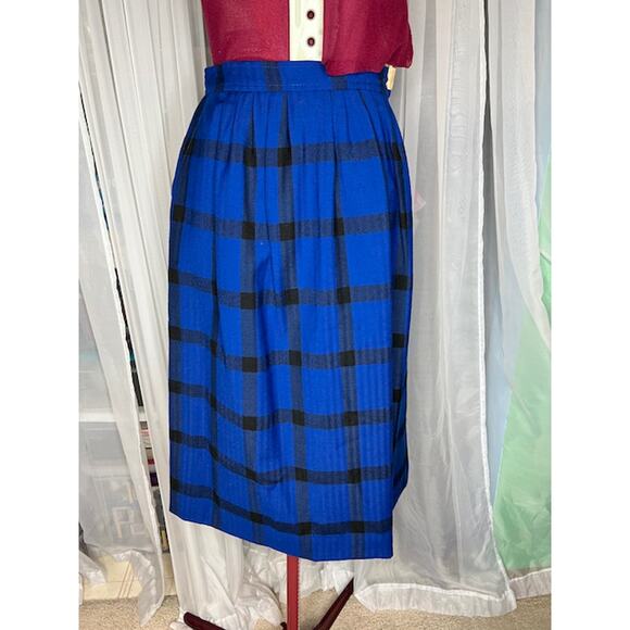 Vintage Dresses & Skirts - Pendleton skirt wool plaid knee length blue black
